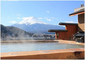 富士山の景色を楽しめる河口湖の近くにある温泉